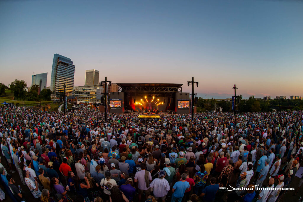 A moment from the Widespread Panic September 12, 2025 show at Allianz Amphitheater in Richmond, VA