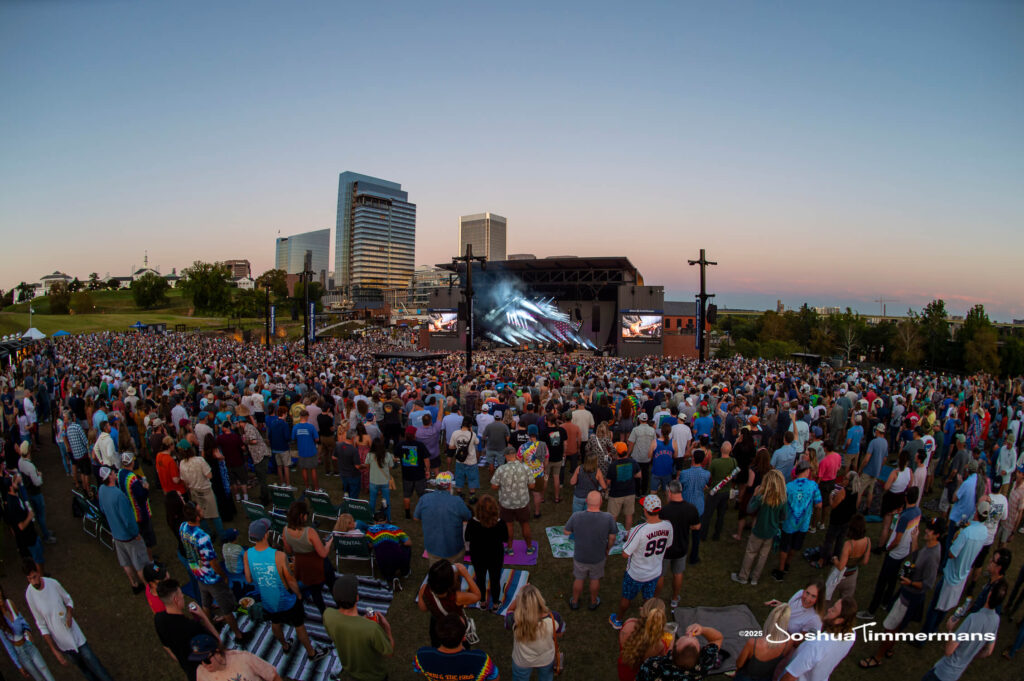 A moment from the Widespread Panic September 12, 2025 show at Allianz Amphitheater in Richmond, VA