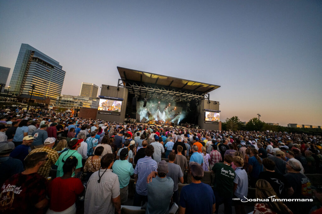 A moment from the Widespread Panic September 12, 2025 show at Allianz Amphitheater in Richmond, VA