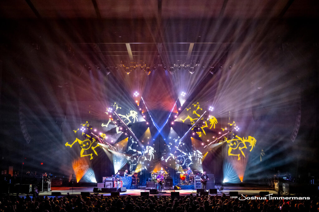 A moment from the Widespread Panic September 13, 2025 show at Allianz Amphitheater in Richmond, VA